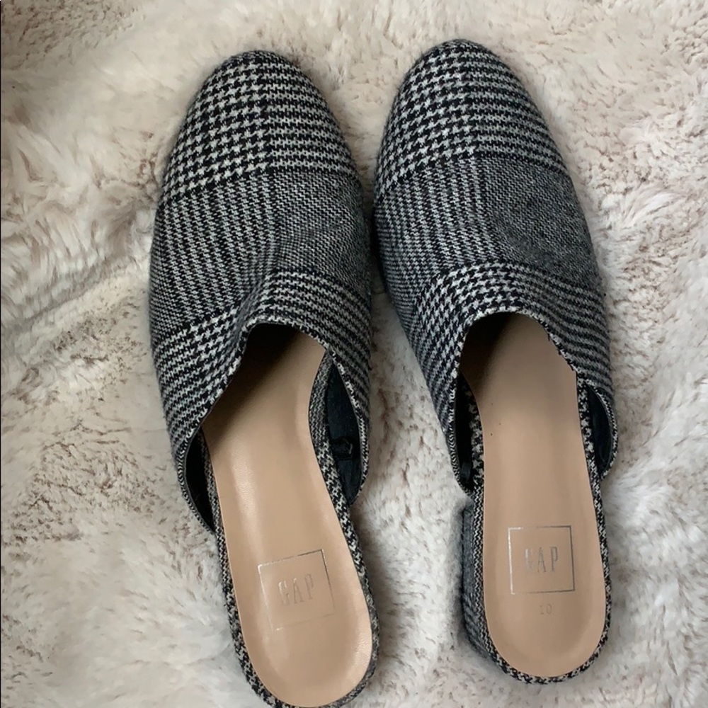 Gap Slip On (Short Heel)